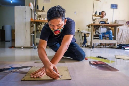 marking banners for cutting