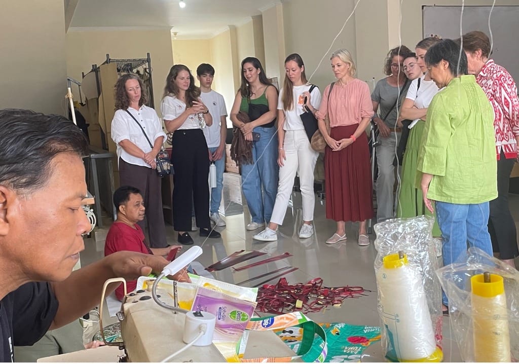 Retno as director of XSProjek gives briefing and explanation to the visit tour guest.